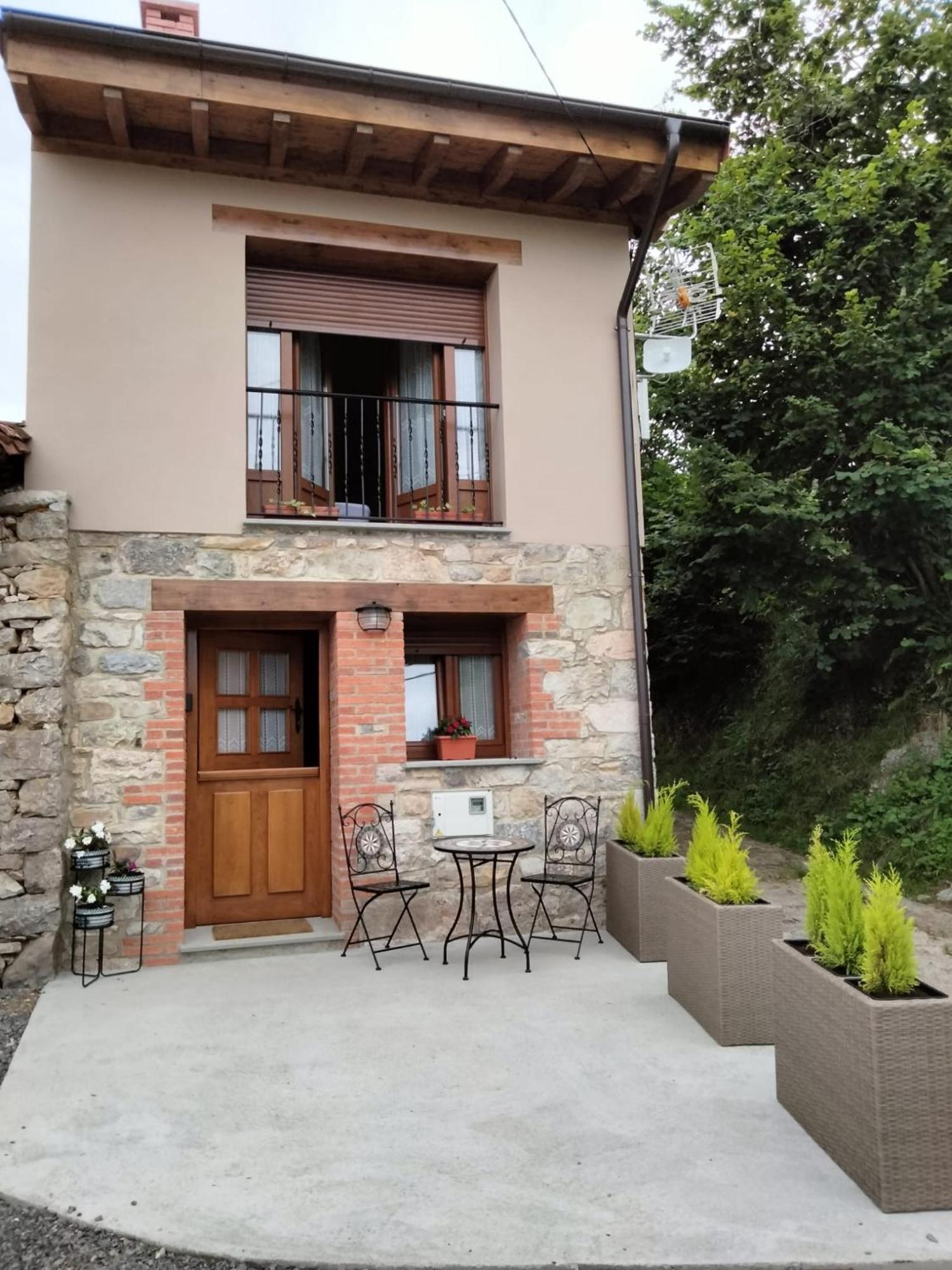 El Arniu Appartement Onís Buitenkant foto